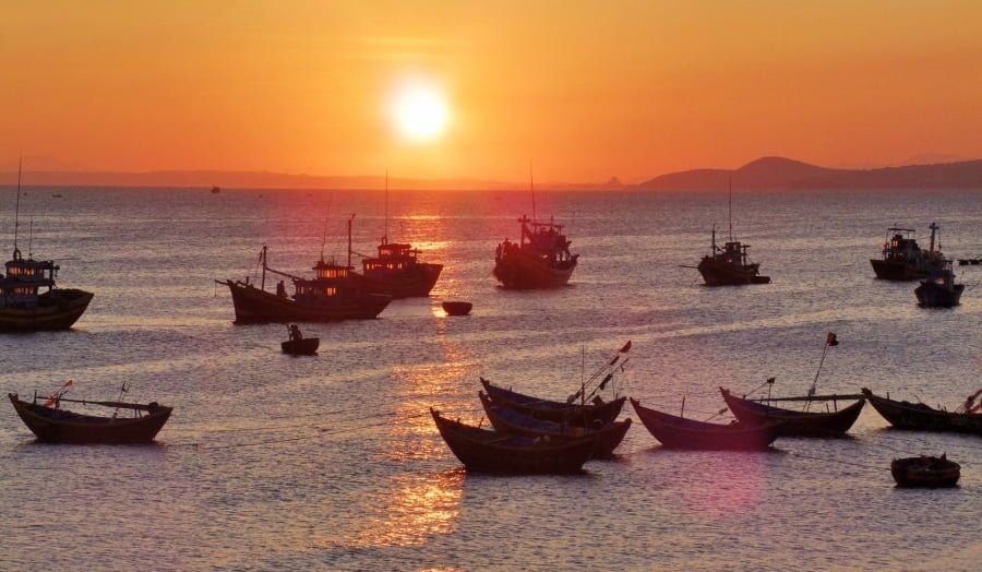 port-mui-ne-coucher-soleil-vietnam