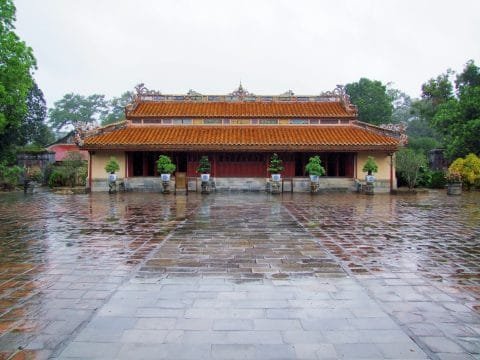 tombeaux imperiaux hué - vietnam