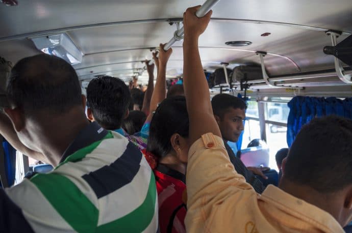 bus dambulla - polonnaruwa - sri lanka