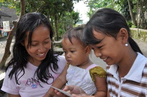 Photo donne village Borobudur Java Indonesie