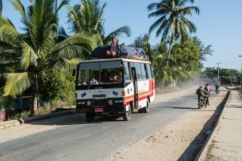 bus chaung tha yangon birmanie