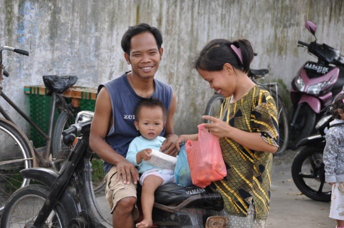 famille marché borobudur ile java indonesie