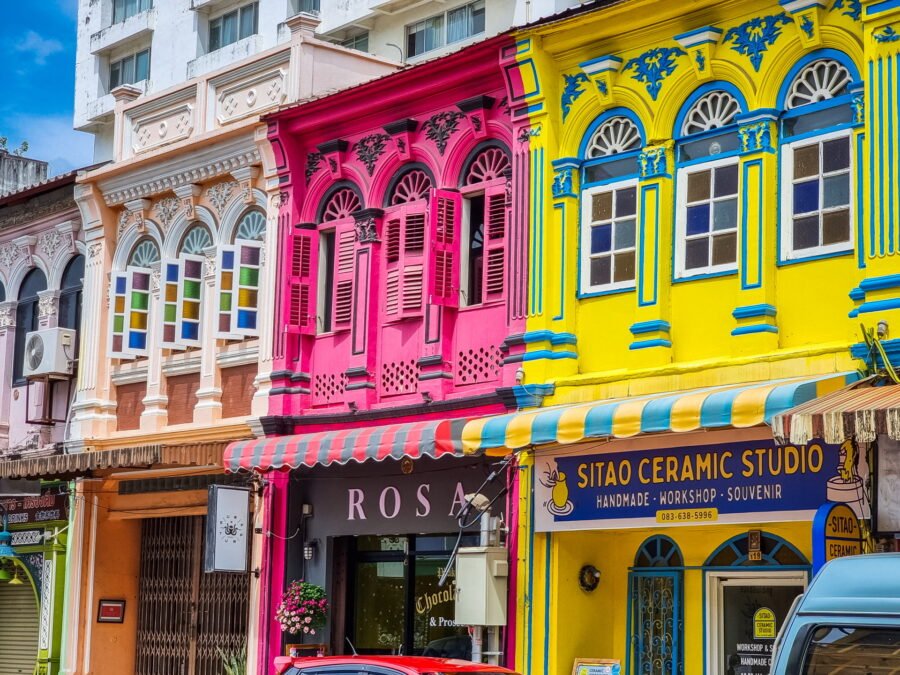 facades colorees thalang road phuket