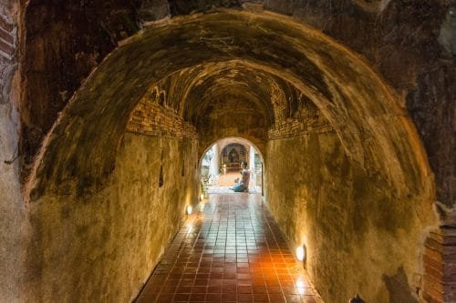 priere tunnel wat umong - chiang mai