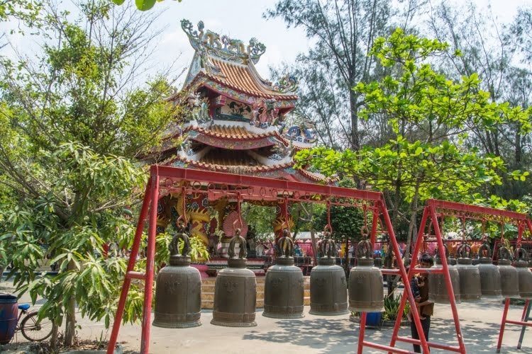 pagode chinoise wat muang - ang thong - thailande