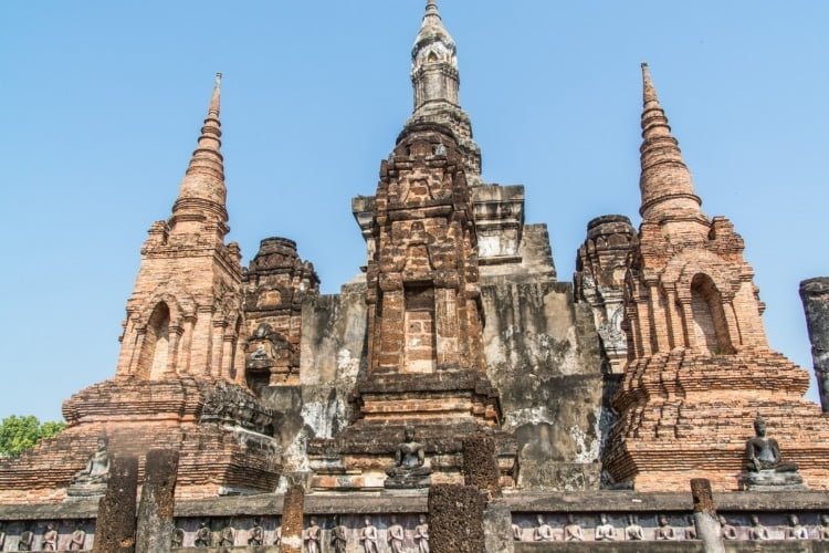 chedi principal wat mahathat parc historique sukhothai - thailande