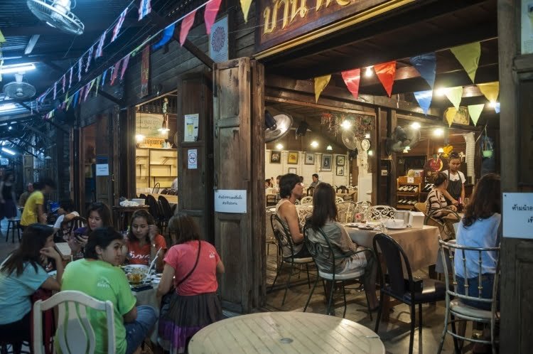 restaurant marché flottant amphawa - thailande