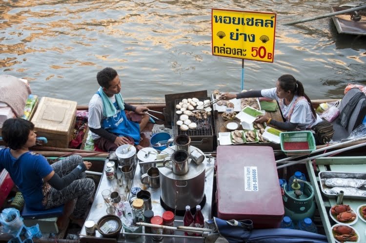 restaurants flottant marché amphawa - thailande