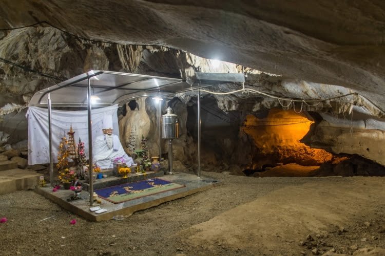 grotte wat phrathat tham doi kong khao chiang rai