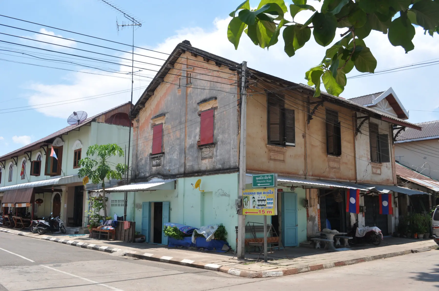 maison coloniale rue savannakhet laos
