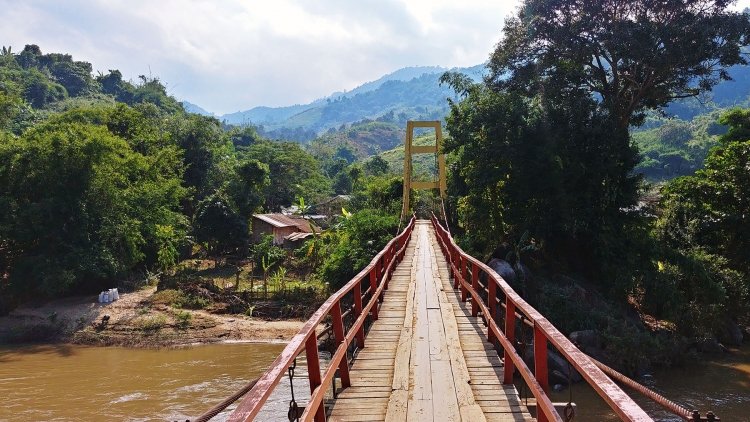 pont suspendu baan cha dae riviere kok - chiang rai