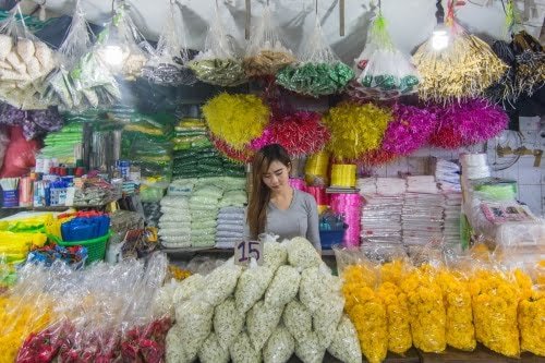 vendeuse marche aux fleurs bangkok