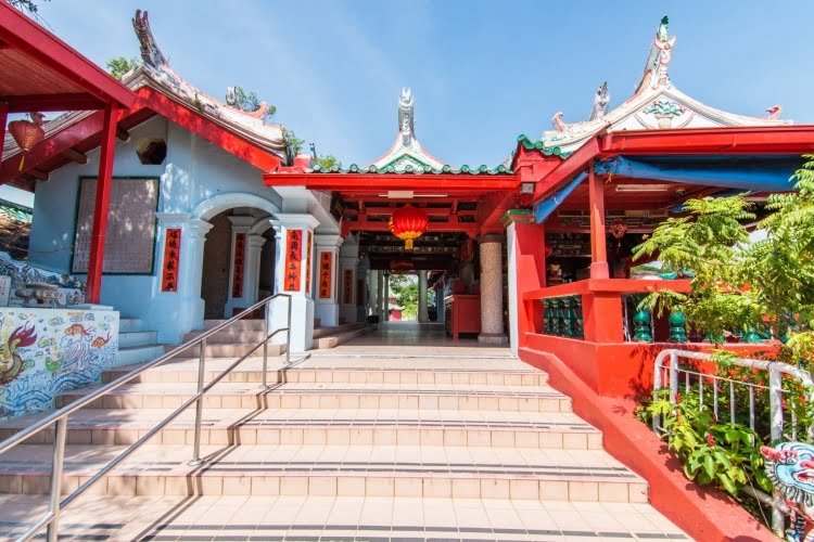 entree temple chinois da bo gong kusu island singapour