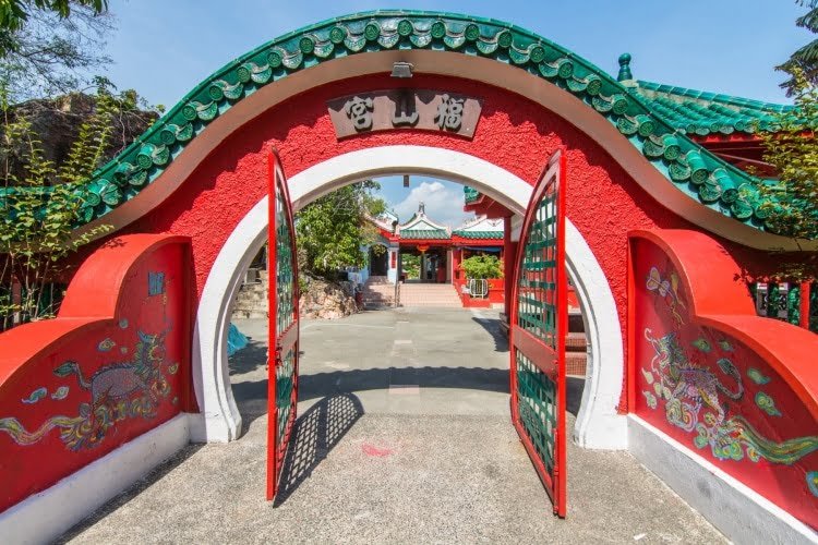 porte entree temple chinois kusu island singapour