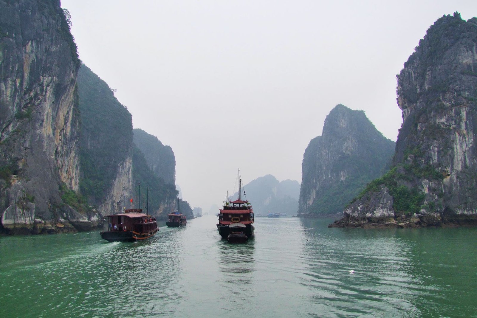 bateaux partant baie halong vietnam
