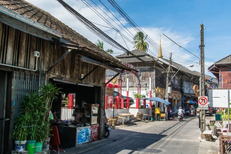 rue chanthaboon waterfront community - chanthaburi - thailande