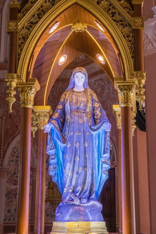 statue vierge marie cathedrale chanthaburi