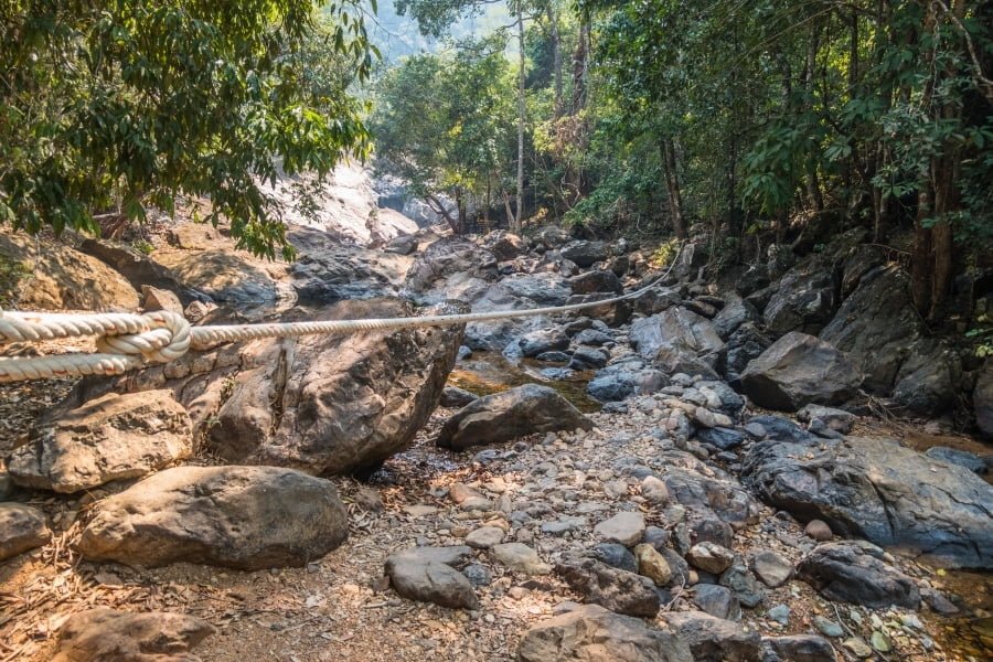 corde traverse cascade than mayom ko chang - thailande