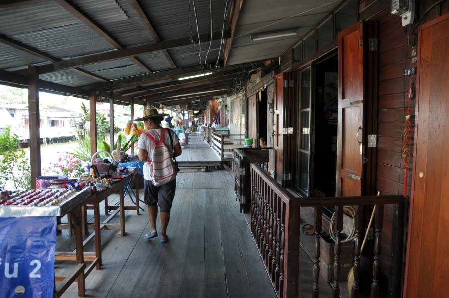 maisons bord canal episode josephine ange gardien thailande