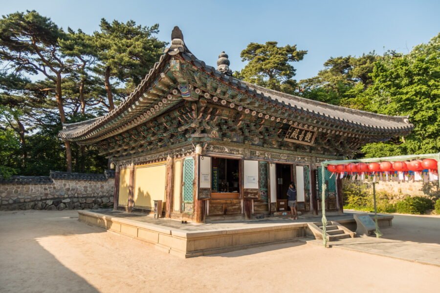 hall gwaneumjeon temple bulguksa gyeongju
