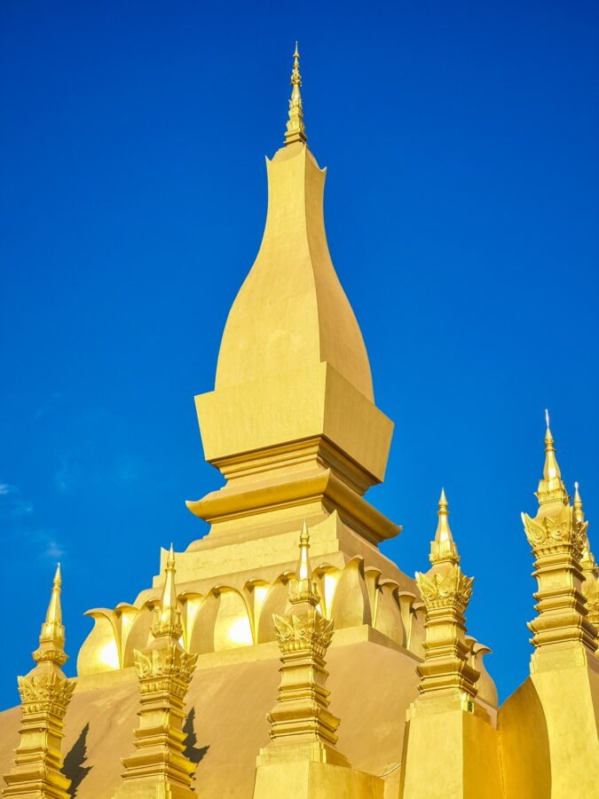pointe stupa that luang vientiane