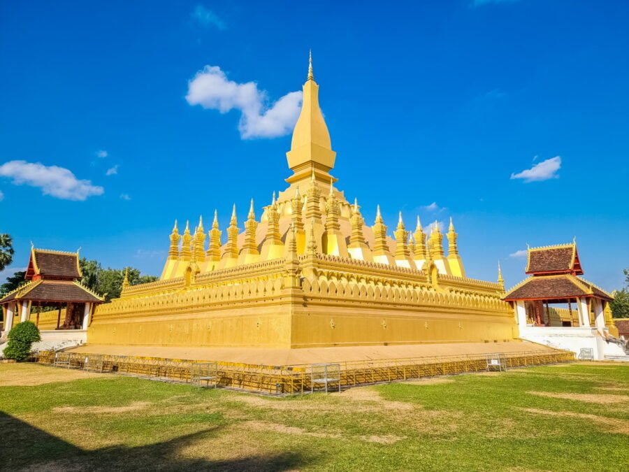 stupa that luang vientiane