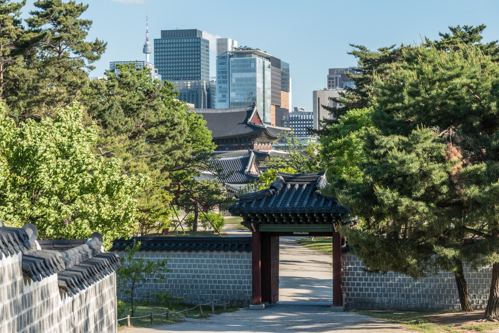 vue de seoul depuis palais gyeongdok coree du sud
